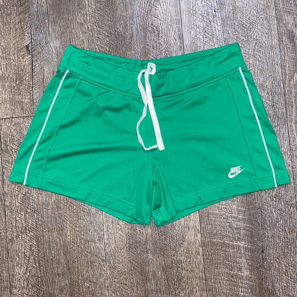 Women’s vintage Nike shorts size M 30$